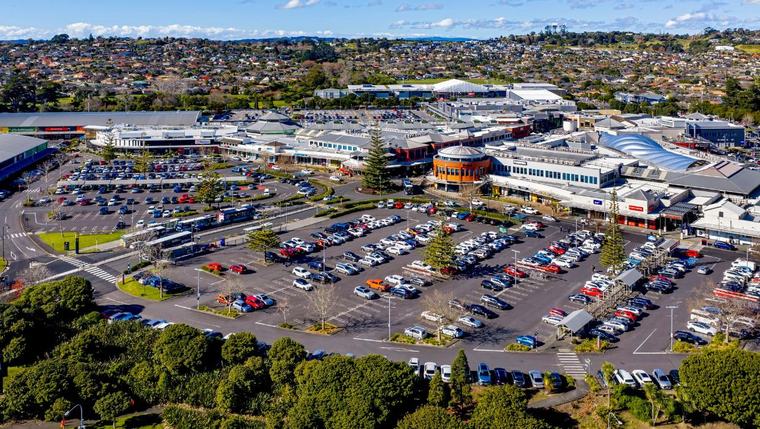 One of NZ’s biggest shopping malls hits the market