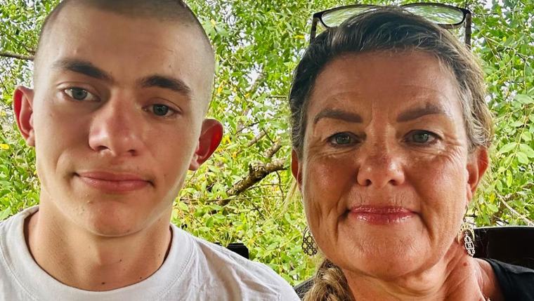 Kiwi teen’s mum hospitalised ahead of court hearing that could see him jailed in Thailand