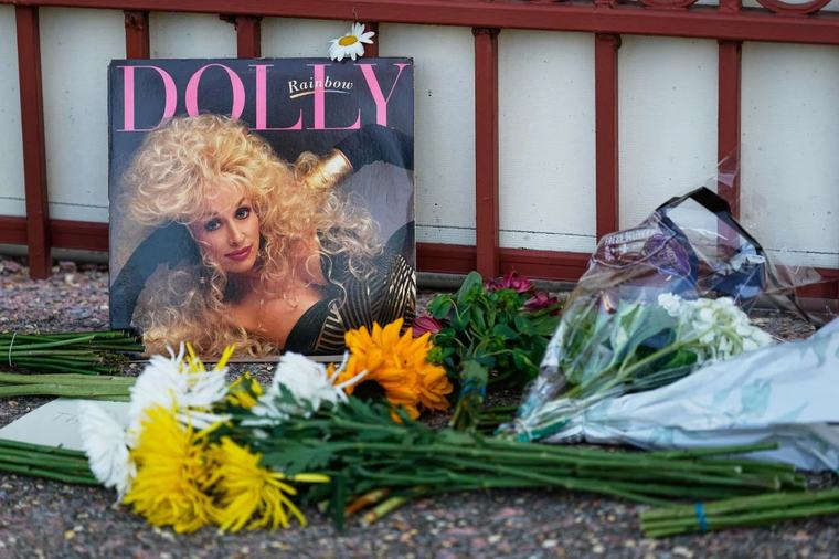 Relax, team, Dolly Parton’s not dead. Someone like her doesn't die