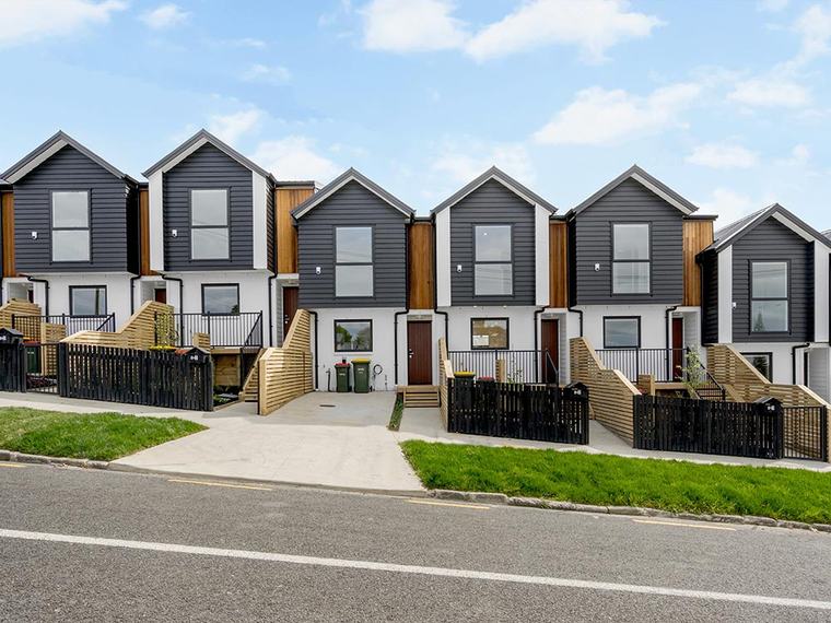 QV says average dwelling values fell 1.9% over winter in 'slow deterioration'