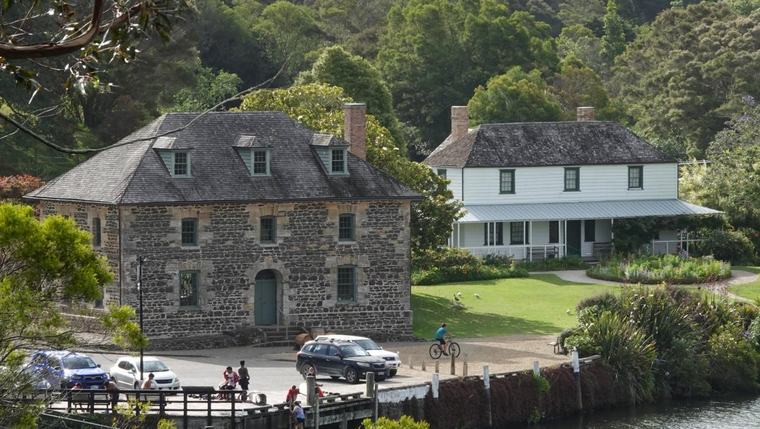 Fire next to NZ’s oldest building ‘suspicious’