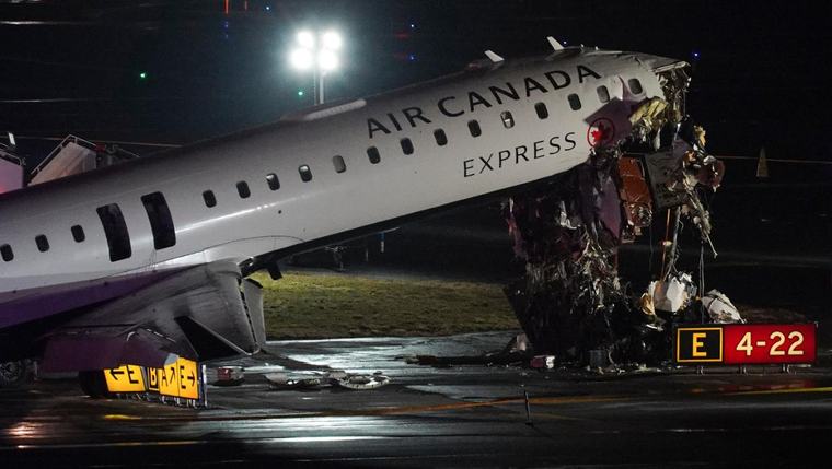 Two air traffic controllers left work an hour early on night of deadly plane crash on runway