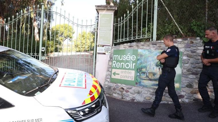 Thieves steal works worth $18m from Renoir Museum in France, says mayor